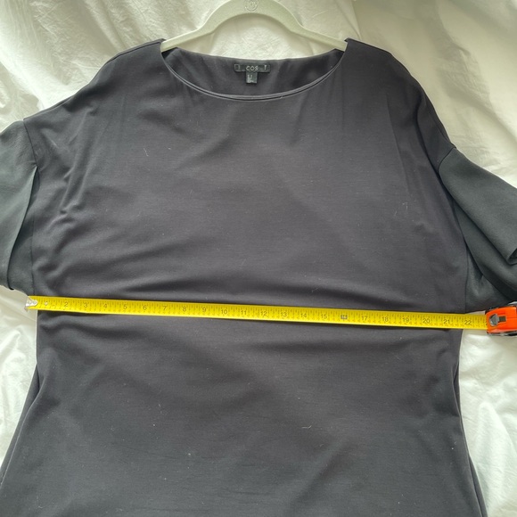 COS knee length dress. Stretchy, soft with pockets! Size M. - Picture 5 of 5